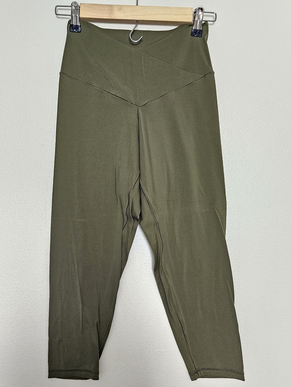 AERIE Offline Criss Cross Waist Green Leggings Size Large
